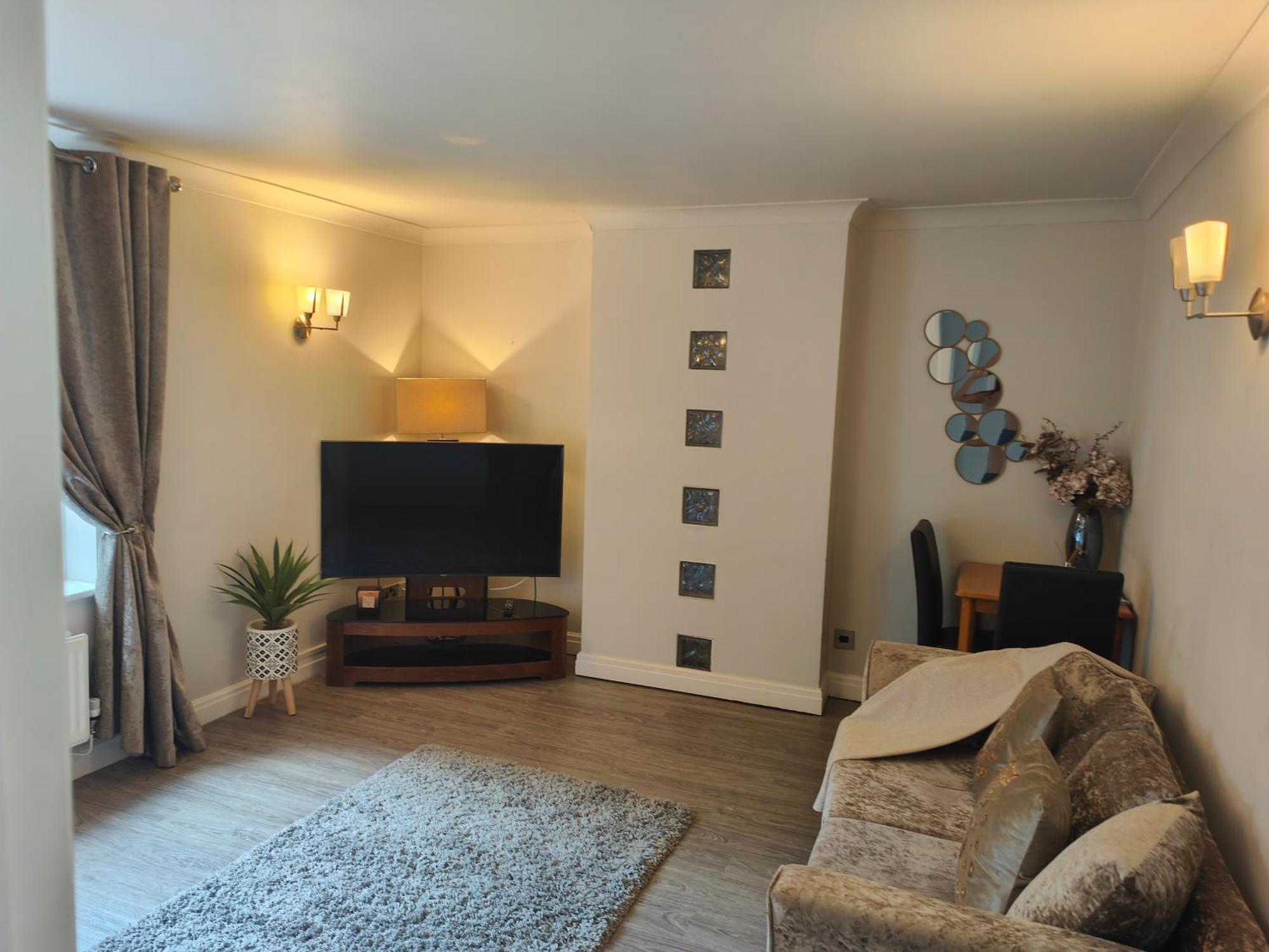 Chester City Apartments - With Free Parking Exterior photo