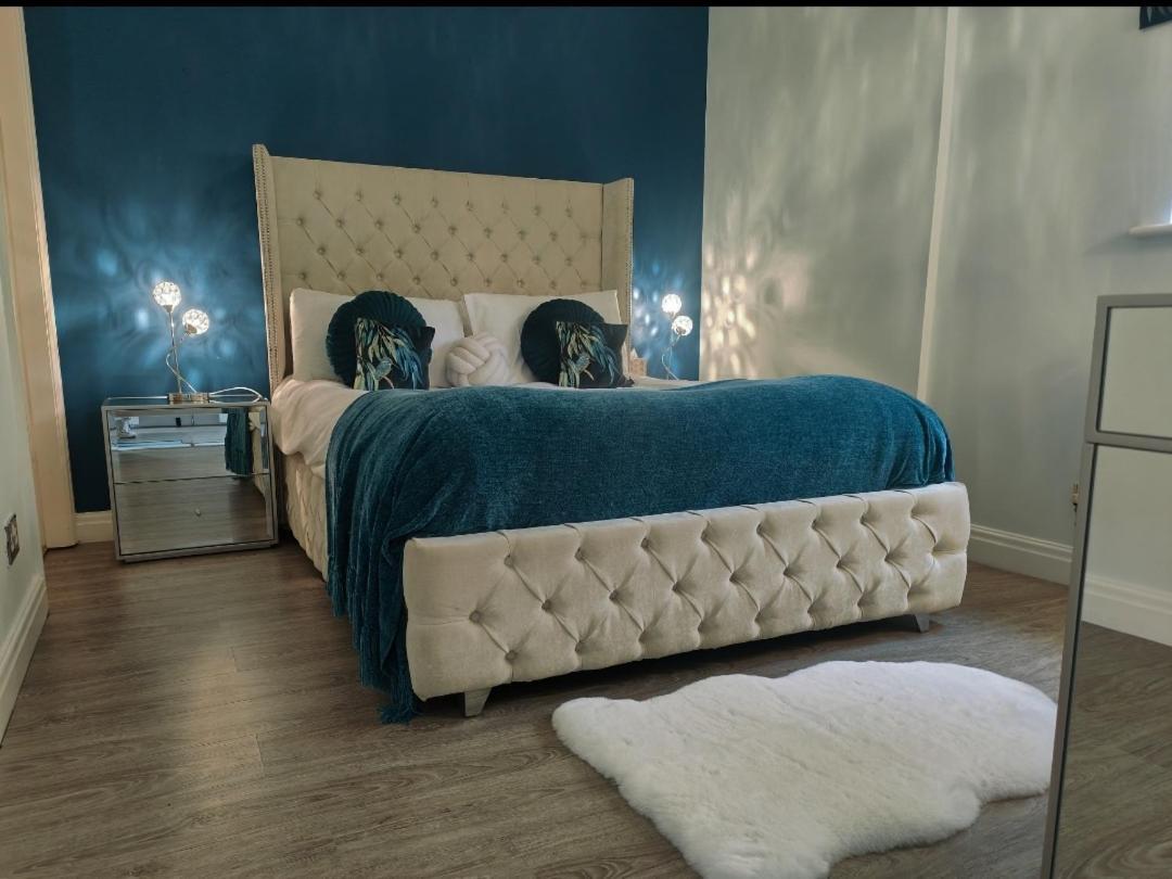Chester City Apartments - With Free Parking Exterior photo